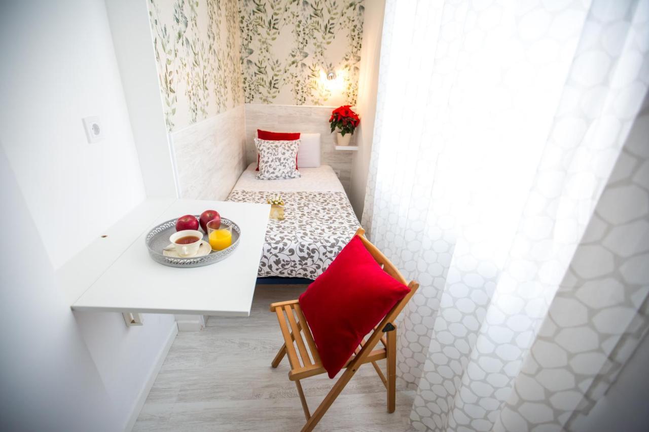 Bloom Inn Madrid Esterno foto