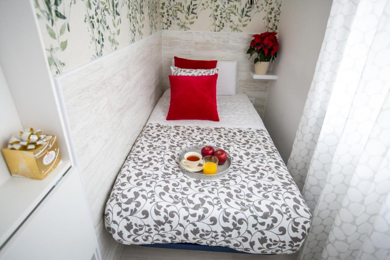 Bloom Inn Madrid Esterno foto